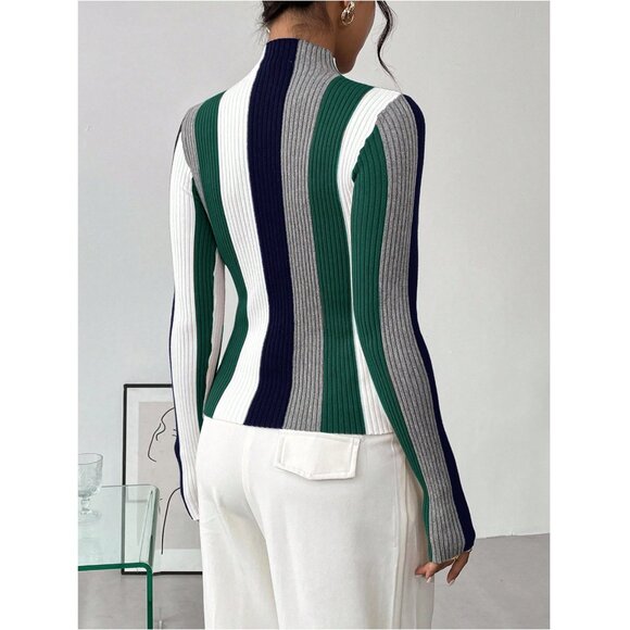 Round Neck Multi-Colored Sweater Medium - Picture 2 of 12